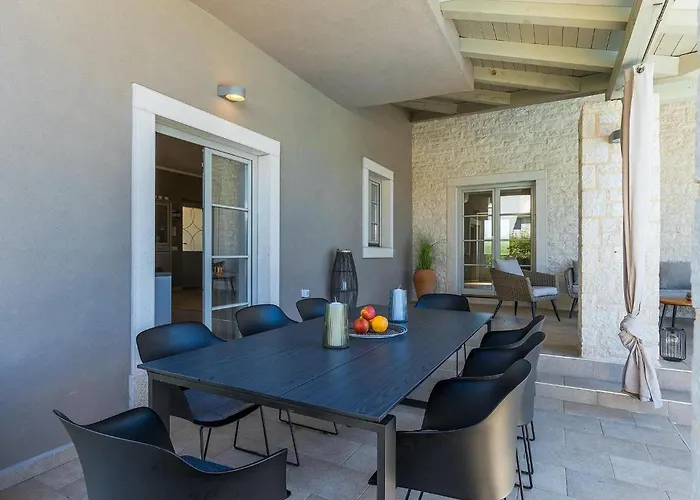 Pietra Semesterbostad *