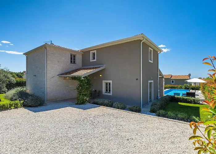 Semesterbostad Pietra *